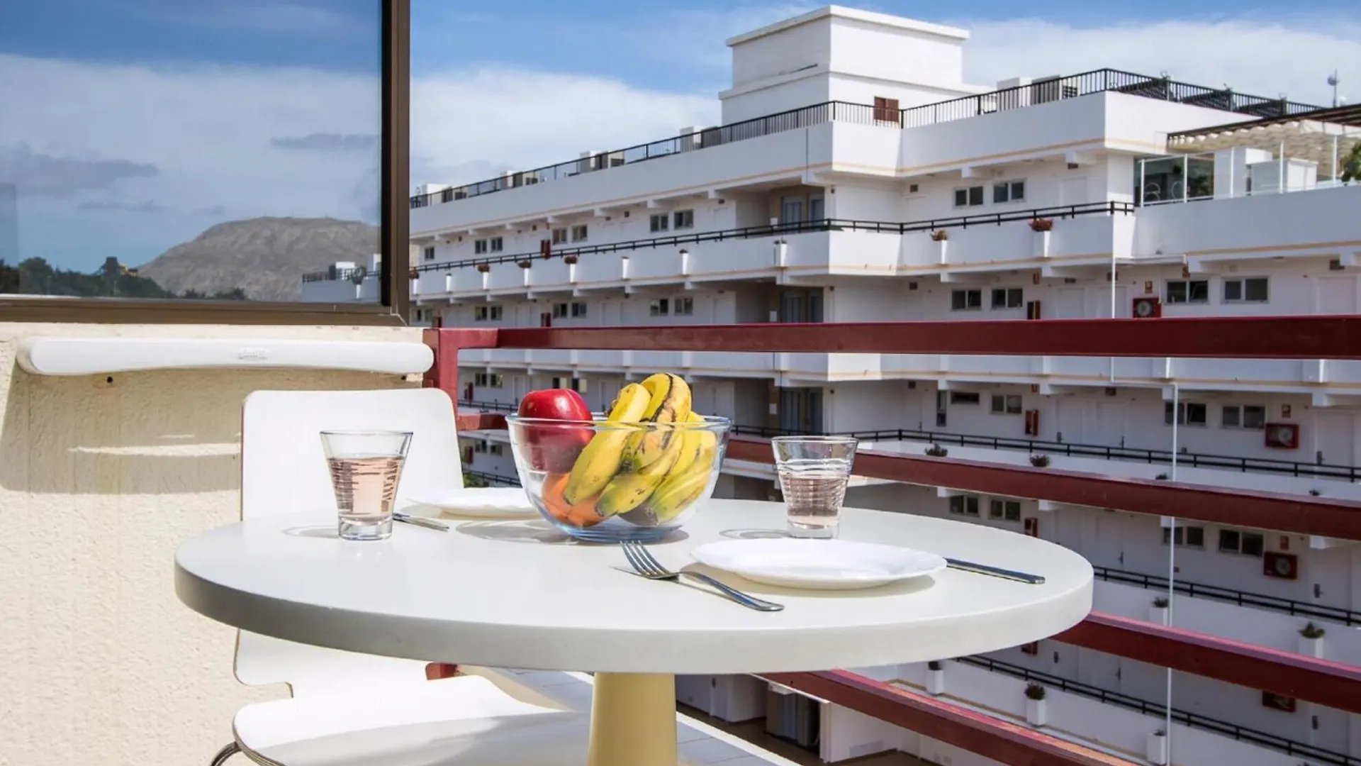 Apartment Sea Breeze In Playa De Las Americas Spain